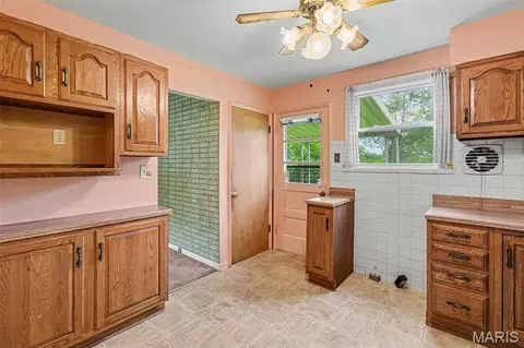 Kitchen - 228 Newton Pl, Ballwin, MO 63021 photo 1 of 2