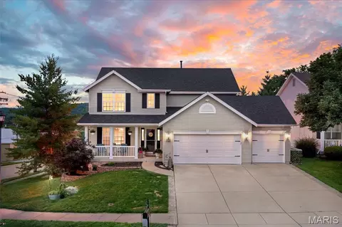 350 Hunters Heights Dr, Eureka, MO 63025
