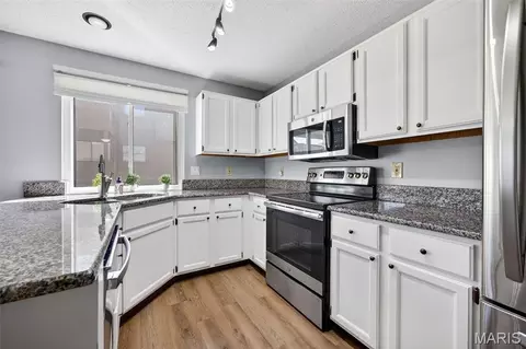 Kitchen - 208 Kipling Way, Weldon Spring, MO 63304 photo 2 of 5