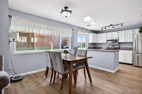 Dining - 208 Kipling Way, Weldon Spring, MO 63304 photo 3 of 3