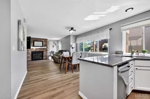 Kitchen - 208 Kipling Way, Weldon Spring, MO 63304 photo 4 of 5