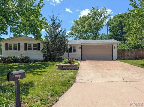 9700 Antigo Dr, Green Park, MO 63123