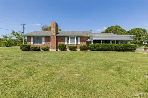 3220 Baisch Dr, De Soto, MO 63020