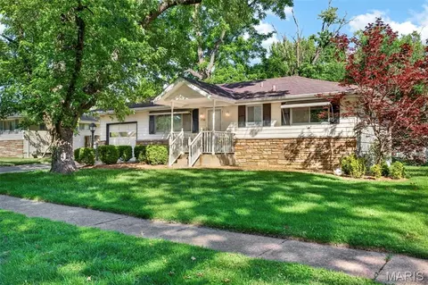 1730 Crosby Ln, Florissant, MO 63031