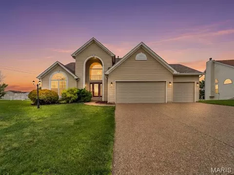 102 Stewart Springs Dr, Wentzville, MO 63385