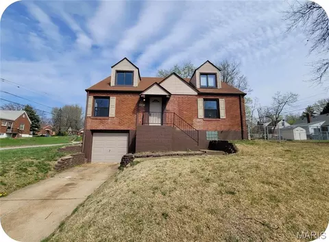 8687 Belhaven Dr, Saint Louis, MO 63114