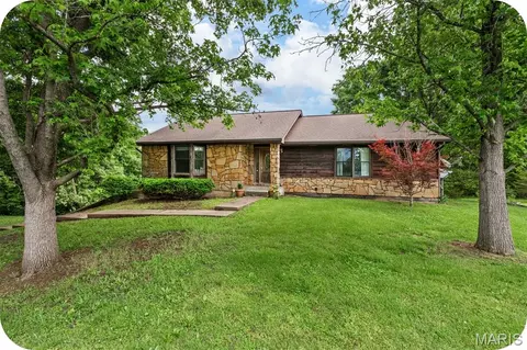 1114 Jacob Ln, Festus, MO 63028