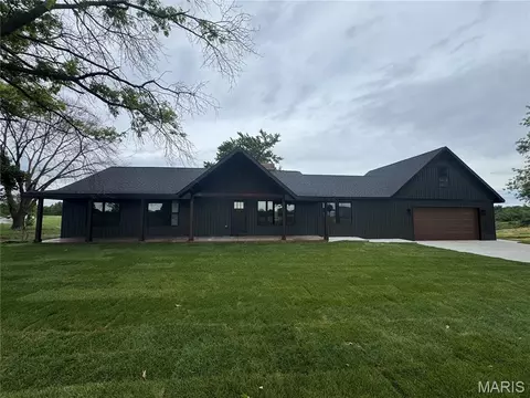 2100 S 74th St, Belleville, IL 62223