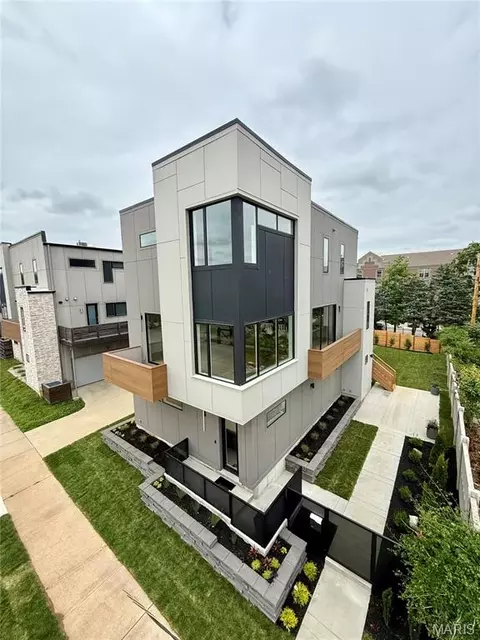2731 Lafayette Ave, Saint Louis, MO 63104