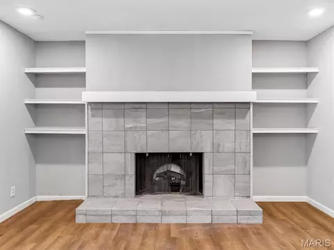 Living - 43 E Nottingham Cir, Sullivan, MO 63080 photo 2 of 8