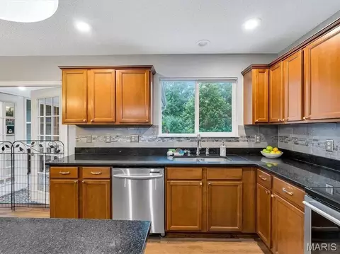 Kitchen - 43 E Nottingham Cir, Sullivan, MO 63080 photo 4 of 4