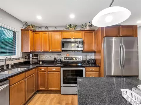 Kitchen - 43 E Nottingham Cir, Sullivan, MO 63080 photo 2 of 3