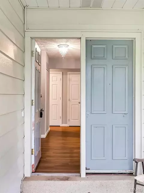Entry Way - 43 E Nottingham Cir, Sullivan, MO 63080 photo 1 of 2