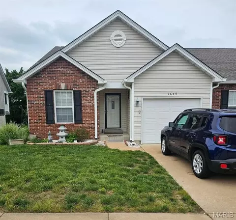 1659 Vine School Rd, Herculaneum, MO 63048