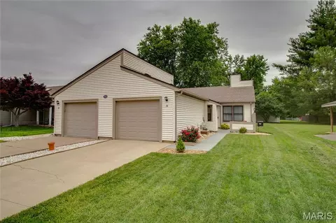 1822 Muny Vista Ct #A, Alton, IL 62002