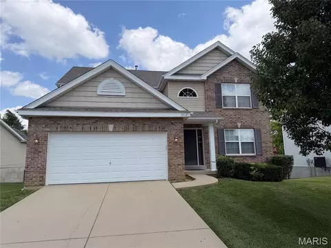 6912 Arbor Cove Dr, Fairview Heights, IL 62208