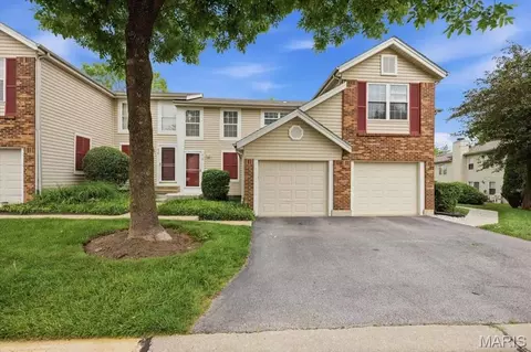 712 Sugar Glen Dr #7, Saint Peters, MO 63376
