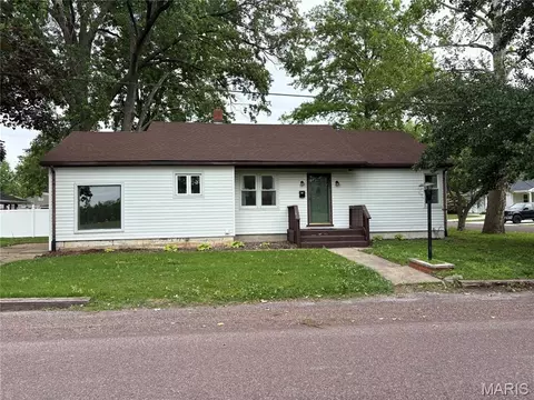 1516 Ash St, Highland, IL 62249