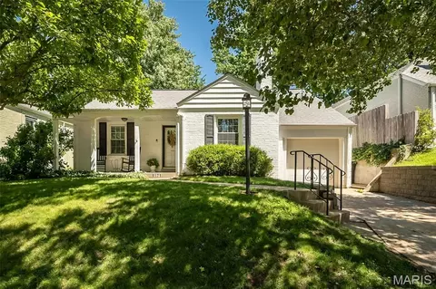 8671 Eulalie Ave, Brentwood, MO 63144