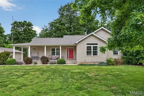 588 Deerfield Rd, Walnut Hill, IL 62893