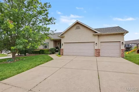 810 Kevin Dr, Wentzville, MO 63385