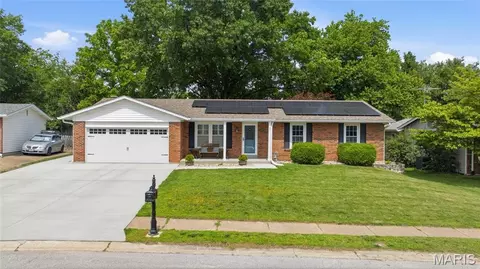 921 Picardy Ln, Saint Charles, MO 63301