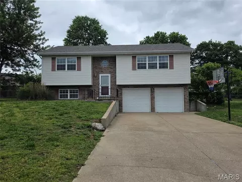 19725 Stallion Ln, Waynesville, MO 65583