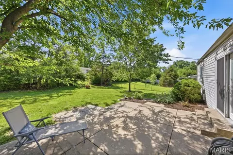 Exterior - 502 Wicklow Dr, Manchester, MO 63021 photo 5 of 7