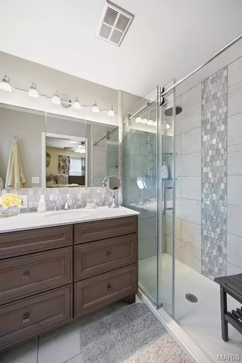 Bath - 502 Wicklow Dr, Manchester, MO 63021 photo 1 of 3