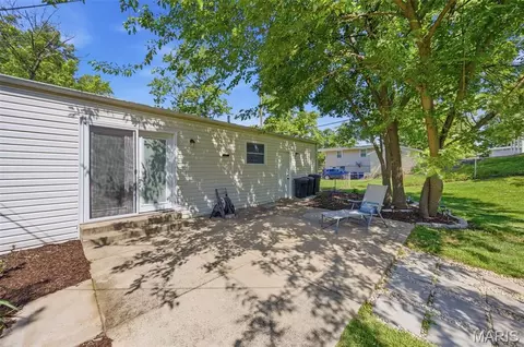 Exterior - 502 Wicklow Dr, Manchester, MO 63021 photo 4 of 7