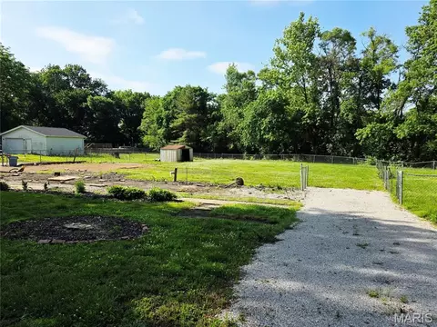504 S 29th St, Belleville, IL 62226