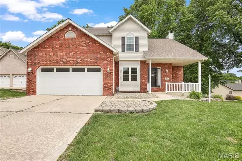 7007 Missionary Ridge Ct, Edwardsville, IL 62025