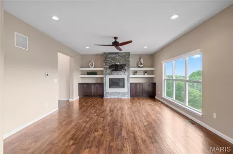 Living - 1040 Sable Ln, Arnold, MO 63010 photo 2 of 6