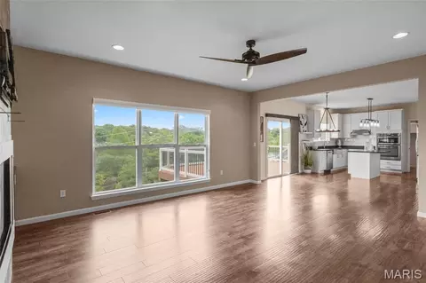 Living - 1040 Sable Ln, Arnold, MO 63010 photo 4 of 6