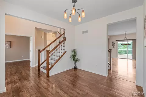 Entry Way - 1040 Sable Ln, Arnold, MO 63010 photo 3 of 4