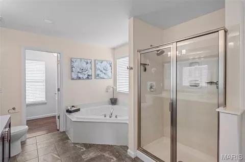 Bath - 1040 Sable Ln, Arnold, MO 63010 photo 4 of 5