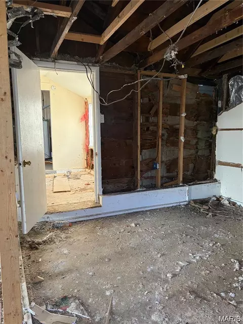 Entry Way - 317 Mueller Ave, Ferguson, MO 63135 photo 1 of 3