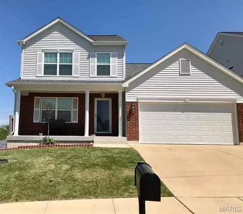 63 Robinson Cir, Saint Louis, MO 63136