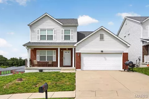 63 Robinson Cir, Saint Louis, MO 63136