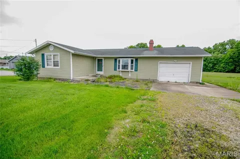 408 E 1st St, Ramsey, IL 62080