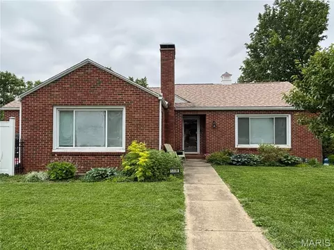 520 W Main St, Greenville, IL 62246