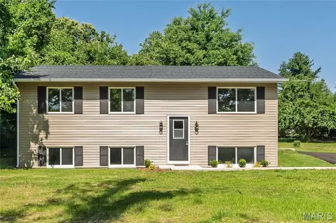 3469 Apple Tree Ln, Bridgeton, MO 63044
