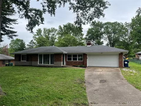1739 June Dr, Saint Louis, MO 63138