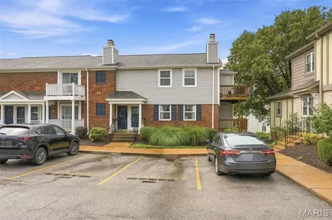 1437 Oriole Pl, Brentwood, MO 63144