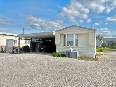 41831 Pleasant Cove Pl, Perry, MO 63462