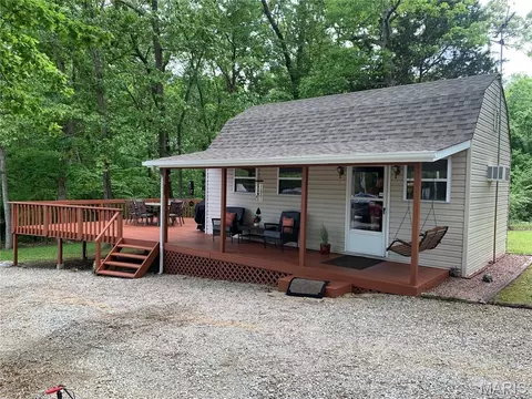 8933 Parrot Dr, French Village, MO 63036