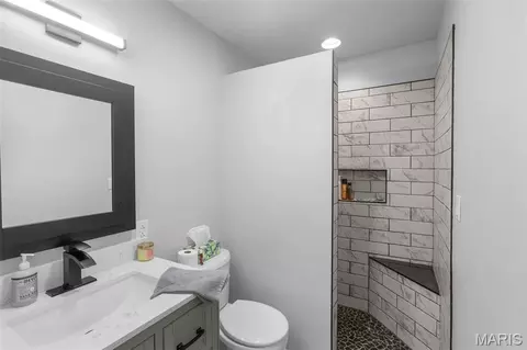 Bath - 331 S Mulberry St, Dexter, MO 63841 photo 1 of 1