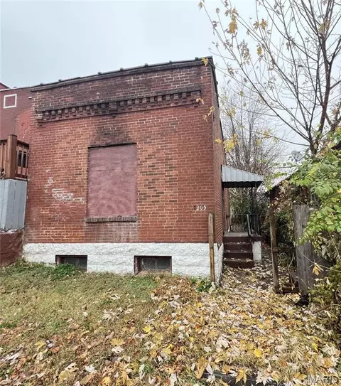 2205 Osage St, Saint Louis, MO 63118