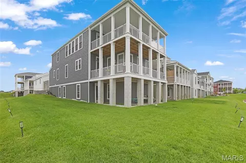 122 Marais Temps Clair Pl, Saint Charles, MO 63301
