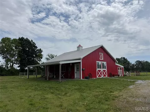151 E Doc Lin Dr, Sparta, IL 62286
